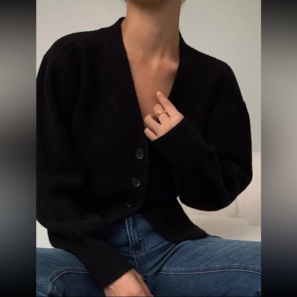 Thick Black Cardigan with bracelet length lantern sleeves size XS - Picture 3 of 4